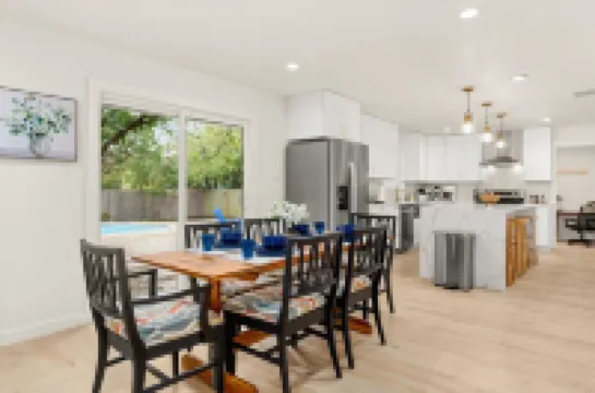 Luxury Newly Renovated Home w/Private Pool+Fire Pit+BBQ Near Downtown&Airport