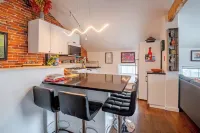 Stroll to Uvm & Church St, Cozy 1-Bdrm Burlington Apt
