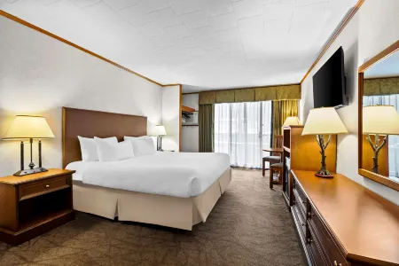 Best Western Adirondack Inn Отели рядом с достопримечательностью «Гора Уайтфас»