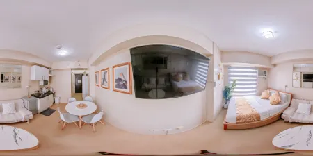 Urban Escape with a View Отели рядом с достопримечательностью «Diversion 21 KTV and Resto»