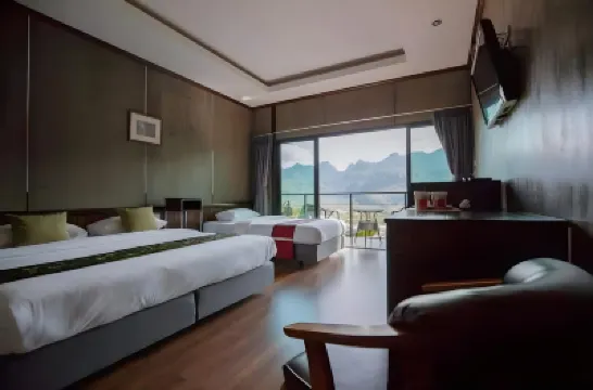 Blue Mountain Phangnga Resort Hotels near Tha Dan Pier