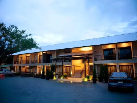 บ้านสวนรมิตารีสอร์ต โรงแรมใกล้วัดพลับ
