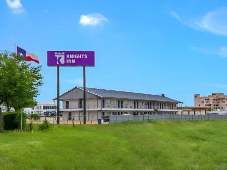 Knights Inn North Richland Hills Отели в г. Ричленд Хилс