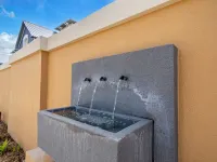 Upscale Beach Front! Great Reviews~West End w/Tons of Windows~Free Beach Service