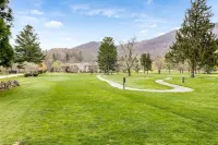 Lovely, One-Story Cabin in a Serene Mountain Country Club - Golf, Fish, and Ski
