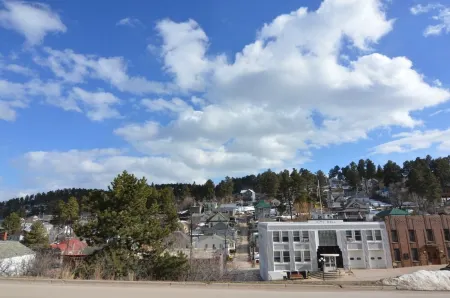 Modern Condo only Minutes from Deadwood & Sturgis!