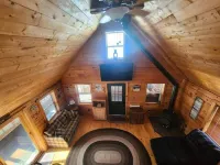 Escape to a Cozy Cabin Loft: Secluded and Serene