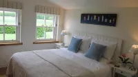 Award-Winning 5 Star Luxury Private Retreat - Hot Tub, Tennis, Fishing, Horses