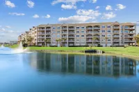 Walk to Beach & Restaurants/Pool, Hot Tub, Balcony.