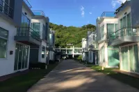 Vanavaree Resort Hotels near Kung Wiman Beach