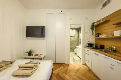 Stunning Modern Studio in Netanya Hôtels à proximité de : Inter Active Atzmaut Square