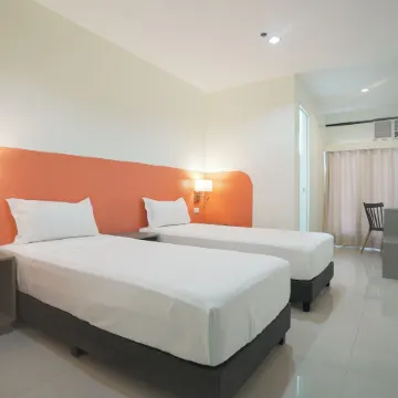 Travelbee Airport Inn