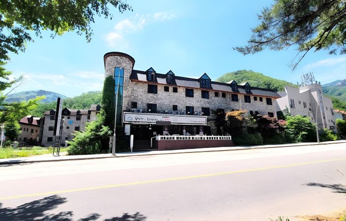 Seorak Mt., the East Sea and Hot Spring