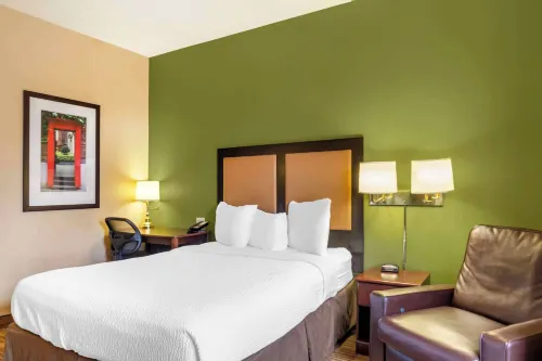MainStay Suites Chicago Hillside Hotels in Westchester
