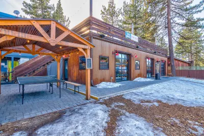 Basecamp Tahoe South Hoteles en Stateline