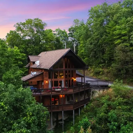 Livin on Mountain Time 4 Bedroom Cabin by RedAwning