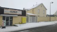 Guesthouse Near Charles de Gaulle Airport Hotels near Shopping Promenade Claye-Souilly