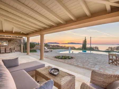 Beautiful Villa Near Sea in Peloponnese