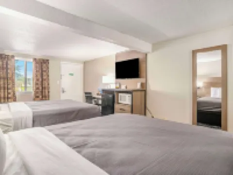 Rodeway Inn Hotels in Grand Haven