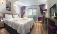 The Nova Hotel Hotels in Altınova