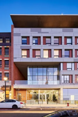 Stylish 2 Br w Roof Deck Access - Mins to NYC - Balcony