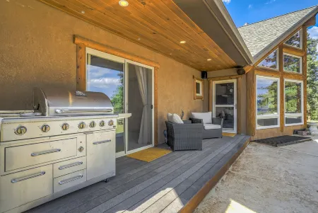 Rustic Luxury Отели в г. Теллер Каунти