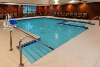 Super 8 by Wyndham Wausau - Pools