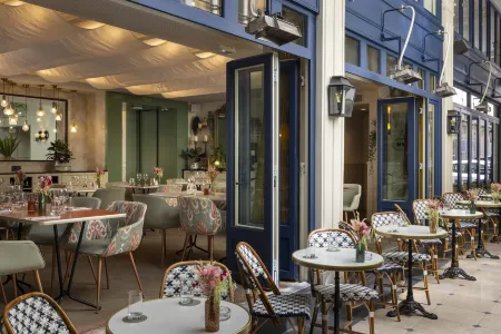 Royal Madeleine Hotel & Spa Отели рядом со станцией Париж Гаре де ль- Эст