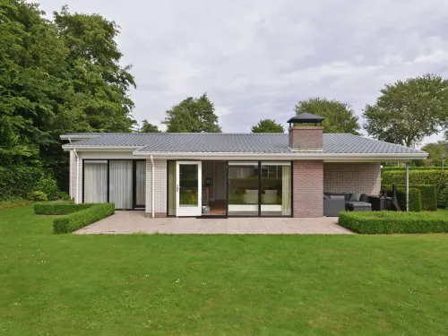 Bungalow Near Lake Veere for Water Sports