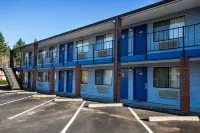 Super 8 by Wyndham Vancouver East