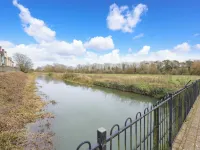 Stylish Flat with Sofa Bed in Malmesbury! Hotels in Malmesbury