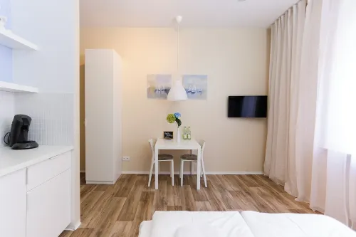 GuestHouse Köhn51, Zentral Gelegene, Stilvoll Eingerichtete Zimmer Mit Eigener Teeküche - Pensions