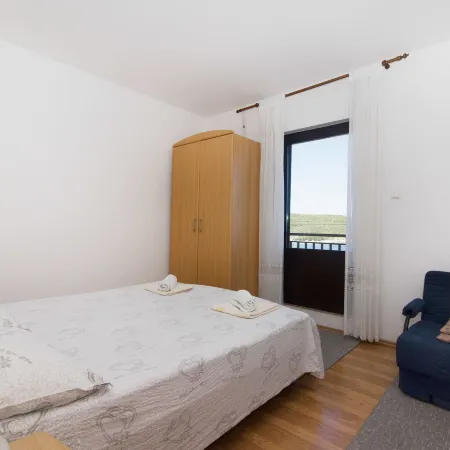 Apartments Jaksa Отели в г. Вис
