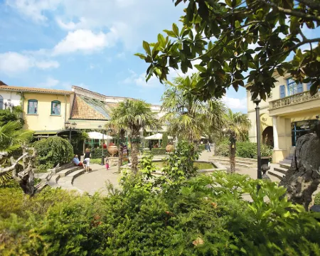 Hotel Eemhof by Center Parcs Hotels in Zeewolde