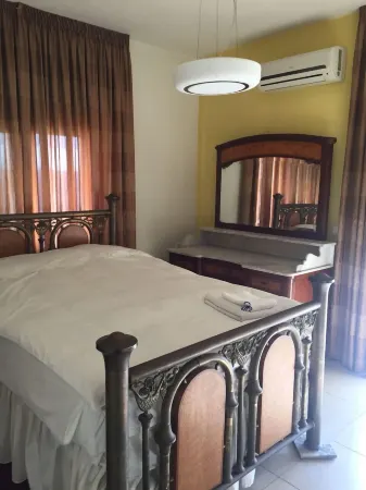 Leone Residence Отели рядом с достопримечательностью «Lavender Ville Wedding Venue»