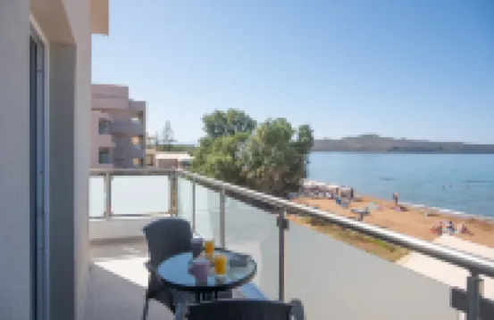 Queen Mary Beachfront Studios