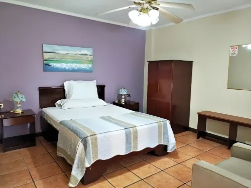 Hotel Puerta del Sol - San Jose Airport Hotels in San Rafael