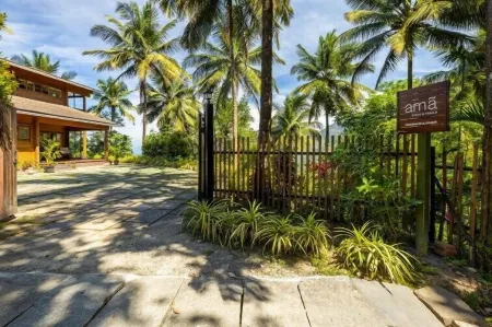 Ama Stays & Trails the Malabar Villa Heliconia, Kozhikode Отели рядом с достопримечательностью «J. D. T. Masjid»