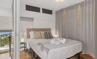 Spectacular Views - 4 Bedroom House - Free Parking - Free Wifi