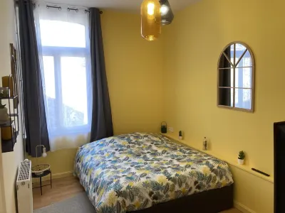Le Bohemian Chic - 4 Chambres en Hypercentre de Saint-Omer, idéal Pour les Groupes Hotels in Tilques
