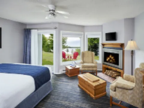 Sir Sam's Inn & Waterspa - Adults Only Hotels in Haliburton County