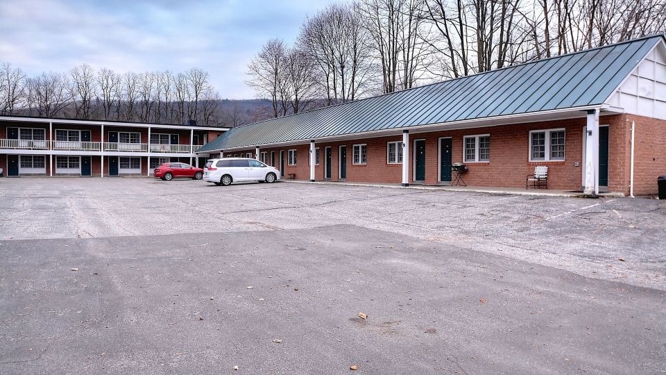 Colonial Motel and Spa