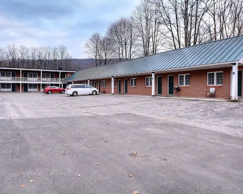 Colonial Motel and Spa Hotels in Windham County