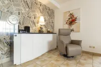 The Queen Luxury Apartmen-Villa Vittoria