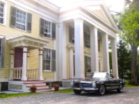 Oakcliff Bed and Breakfast Hotels in Halfmoon