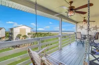 Luxury Condo: Top-Floor Sea View, Pool, Private Beach Access, Elevator