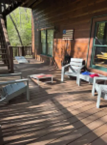 Vintage Luxury Creekside Cabin ~ King Bed, Hot Tub, Fire Pit & Game Room, Dog Ok