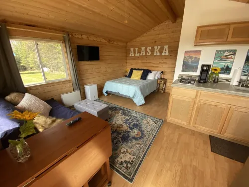 Cute & Cozy Cabin @ Moose Tracks Lodging