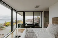 Stunning Lake and Mountain Views with Hot Tub - Modern Oasis Retreat