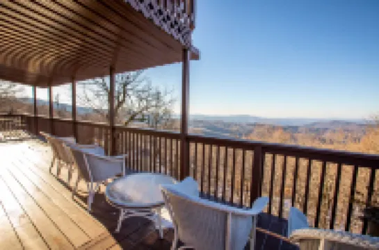 Spectacular Mountain Views and Hot Tub - Elegant Retreat